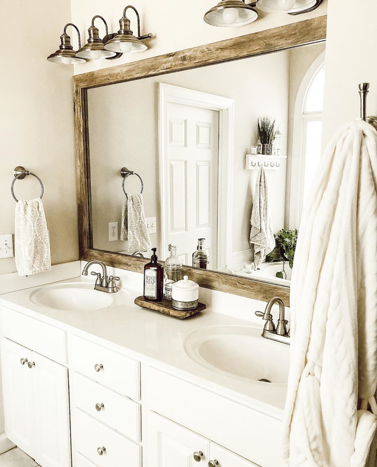 73 Farmhouse Bathroom Decor that are Absolutely Gorgeous - atinydreamer