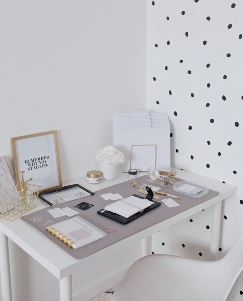 simple cute desk