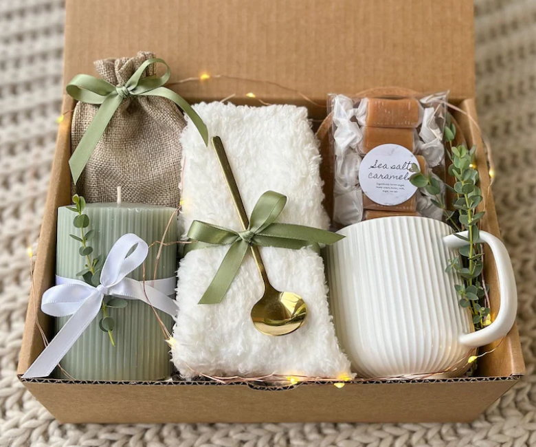 Buy Gift Boxes For Men & Women By Bella Vita Organic